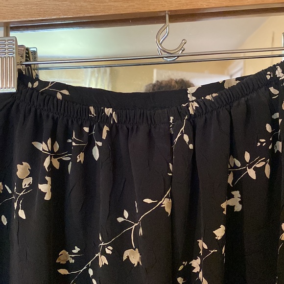 Vintage skirt w/ side slit - Picture 3 of 5